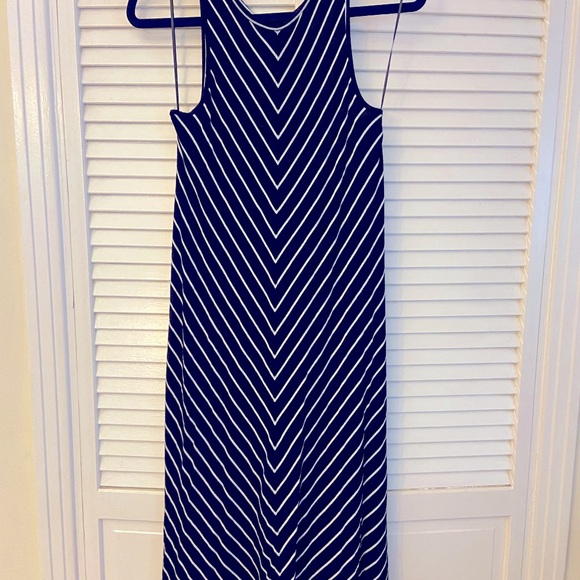 a.n.a  Slinky Black /White Chevron Striped V- Neck Maxi Dress - Picture 1 of 4